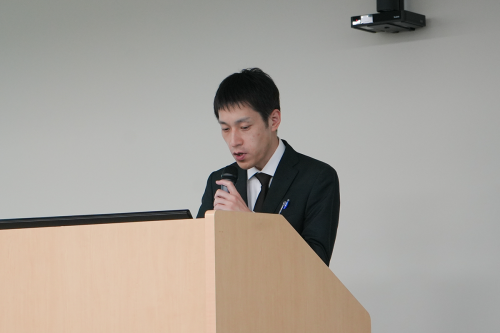 厚生労働省 藤井 大資氏の講演の様子